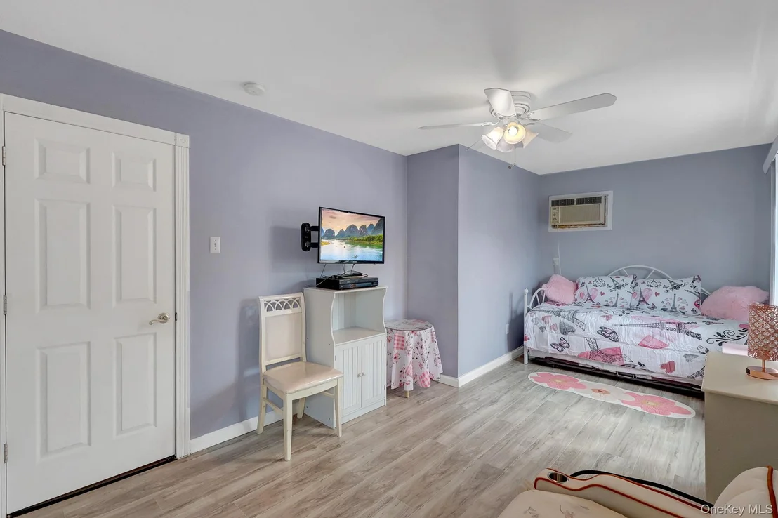 Photo of 121 Wright Avenue