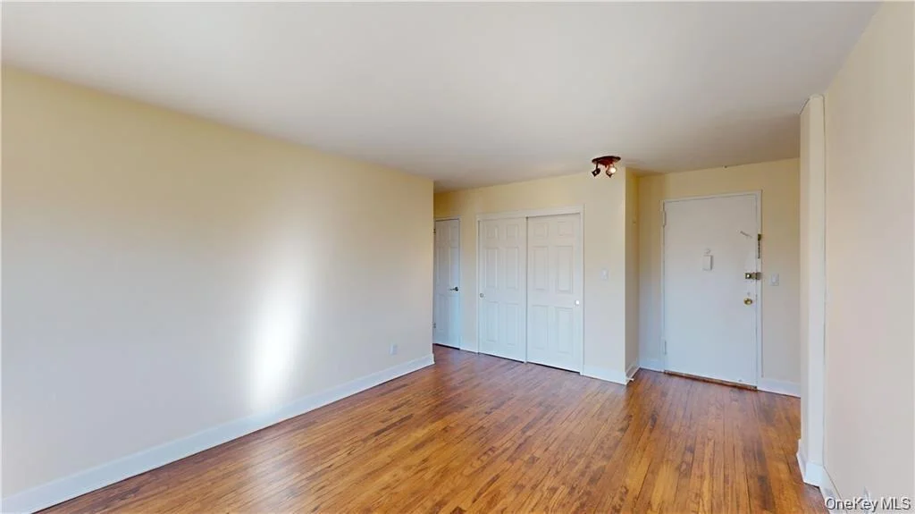 Photo of Unit 4E at 4200 herkimer Place