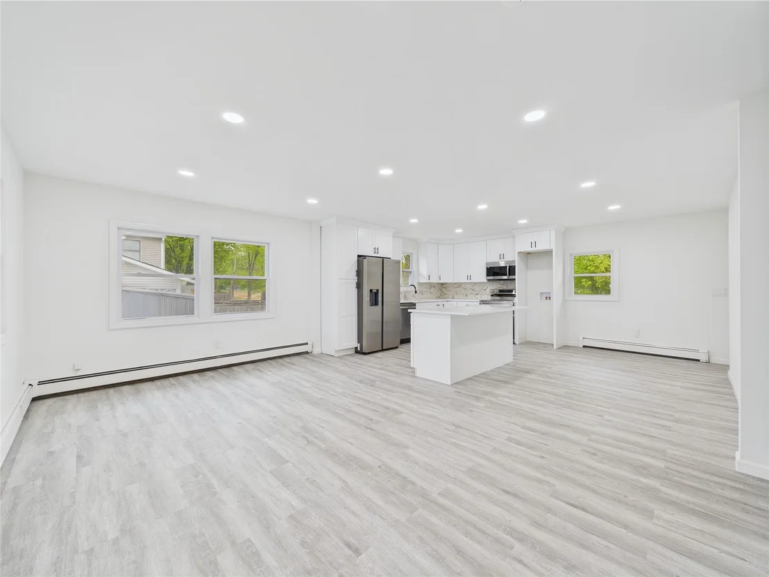 Photo of 170 Mastic Boulevard