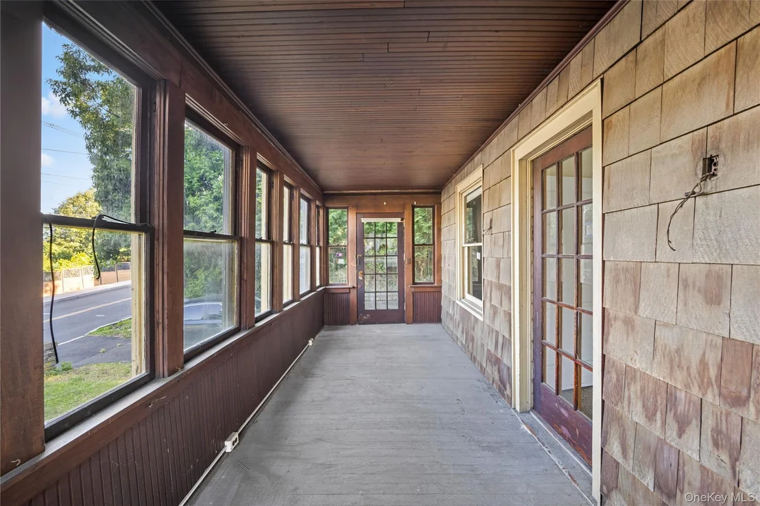 Photo of 25 River Road