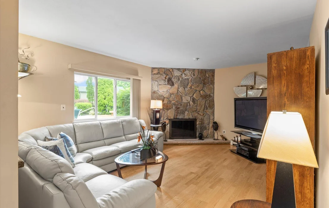Photo of 34 Oak Meadow Road