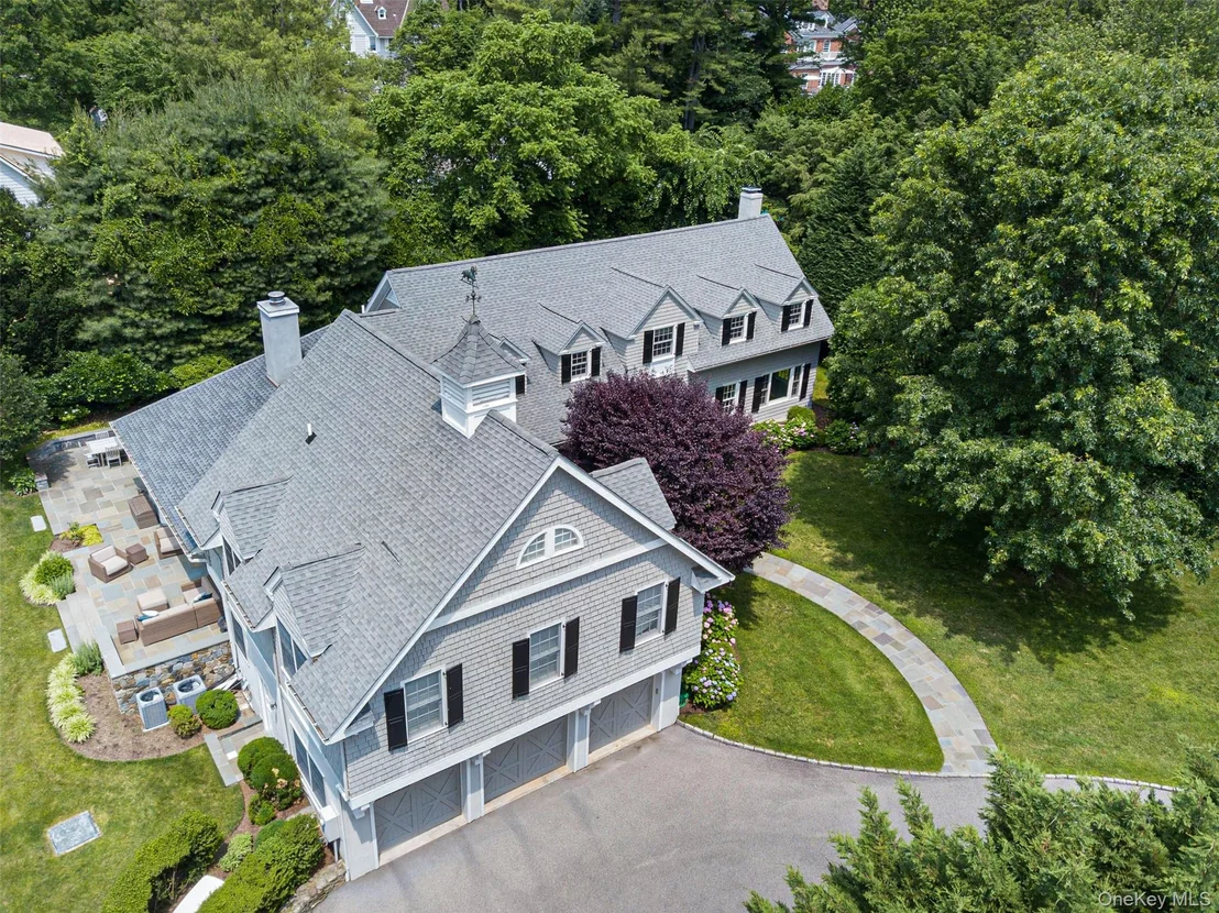 Photo of 880 Forest Avenue