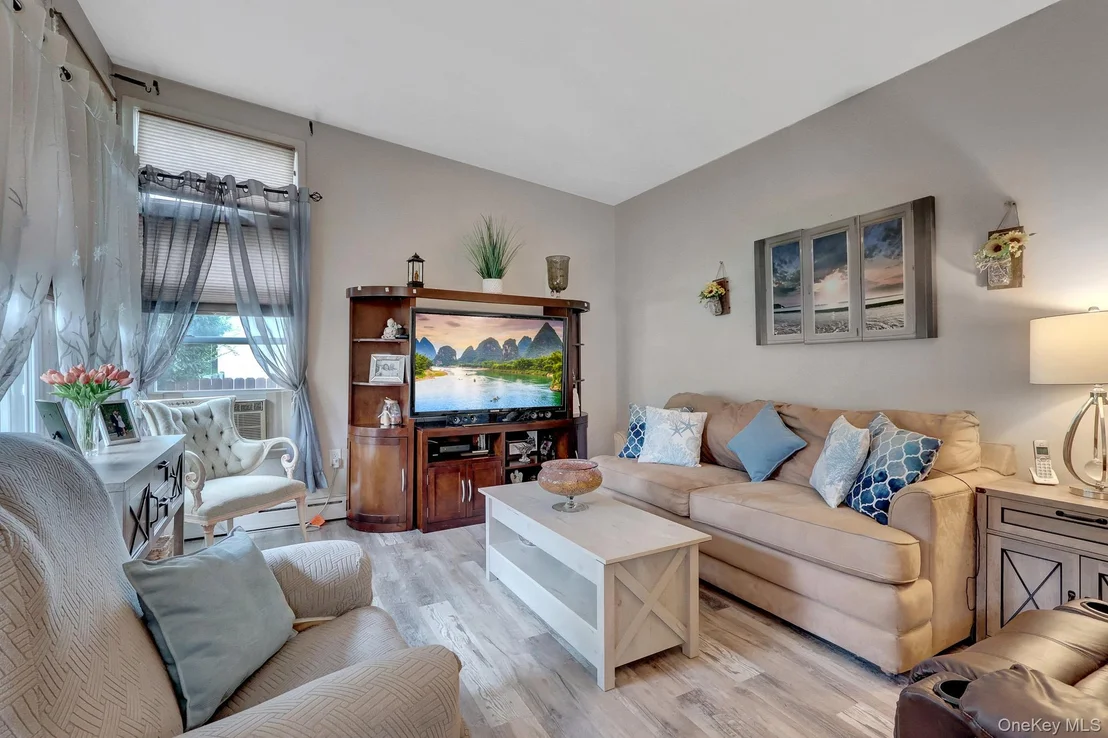 Photo of 121 Wright Avenue