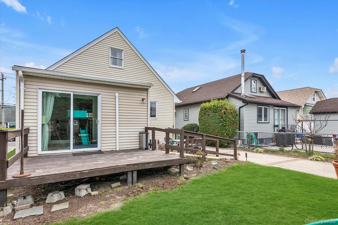 Photo of 3080 Roxbury Road