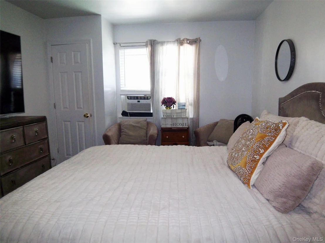 Photo of 4382 Byron Avenue