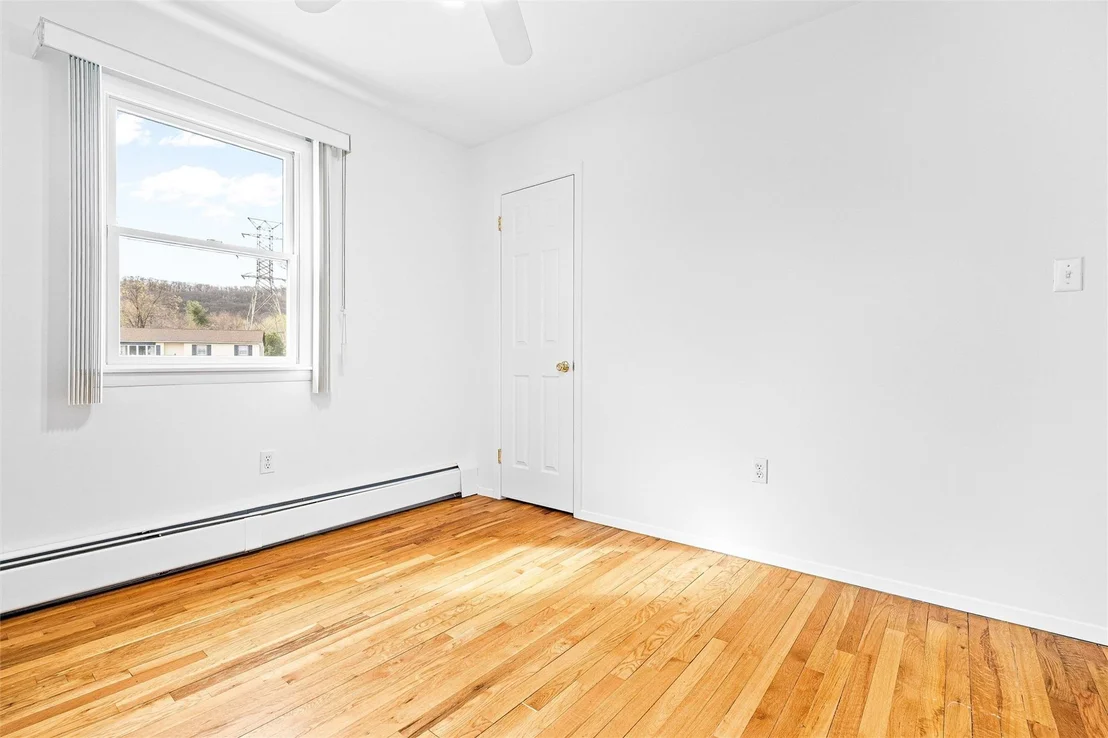Photo of 18 Eakman Drive