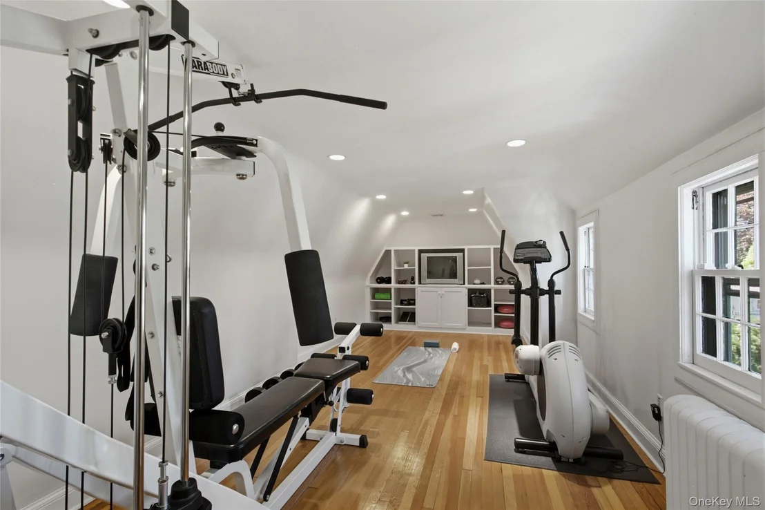 Photo of 449 Pelham Manor Road