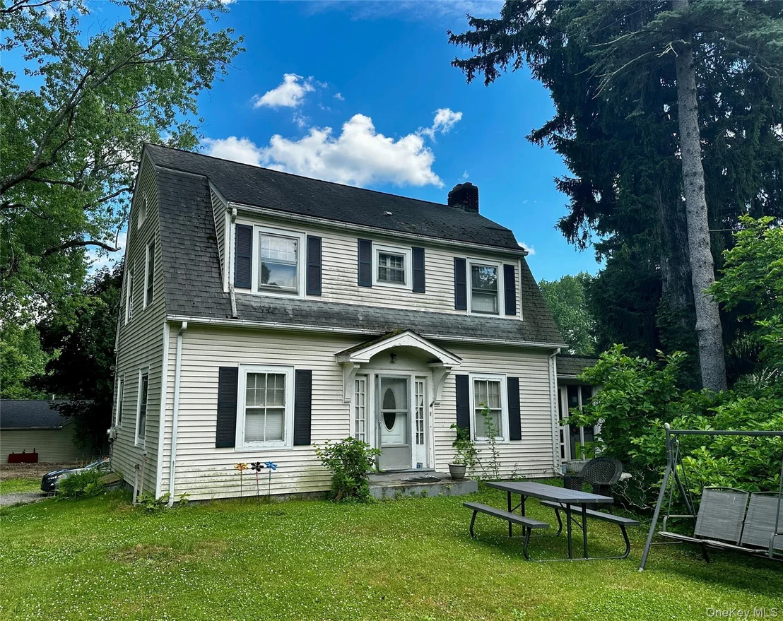Photo of 237 Windsor Highway