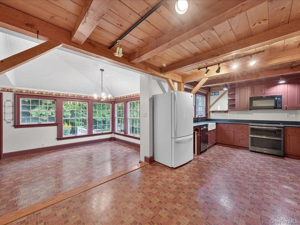 Photo of 121 Valley Farm Road