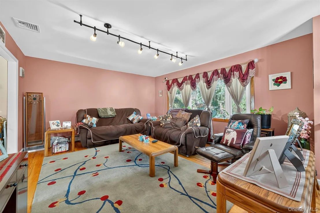 Photo of 29 Beverly Drive