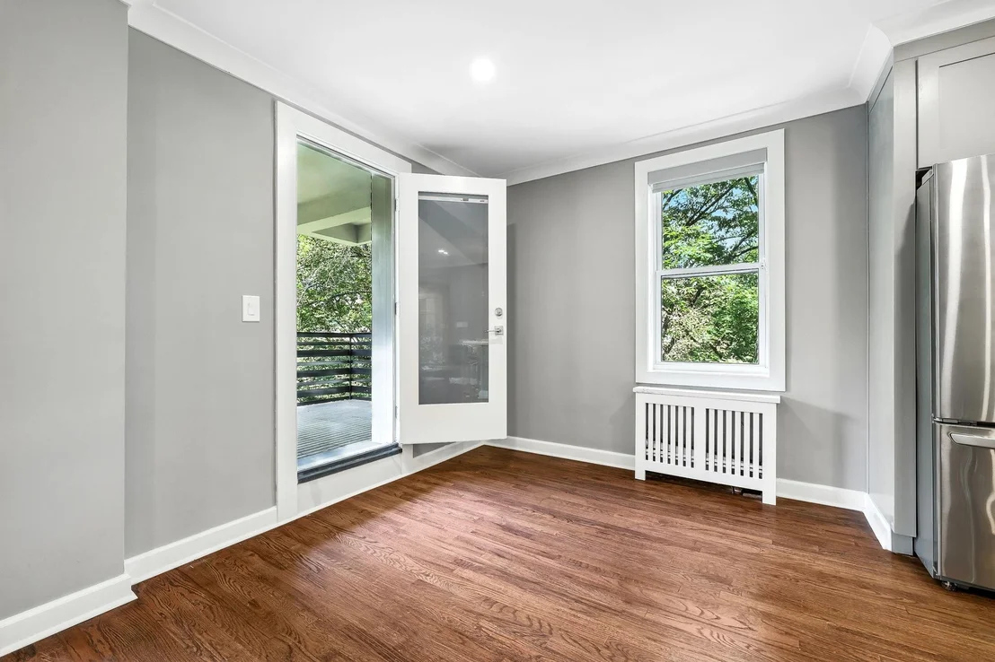 Photo of Unit 4E at 1133 Midland Avenue