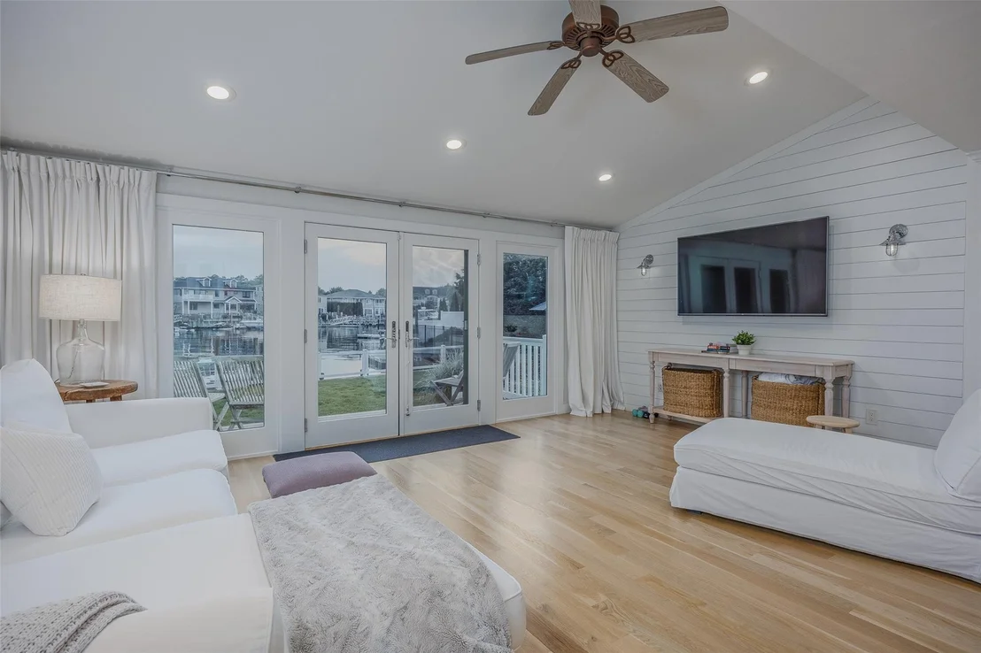 Photo of 2904 Harbor Road