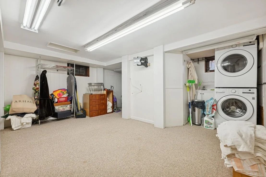 Photo of 2525 Beverly Road