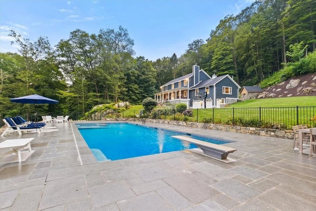 Photo of 25 Red Oak Lane