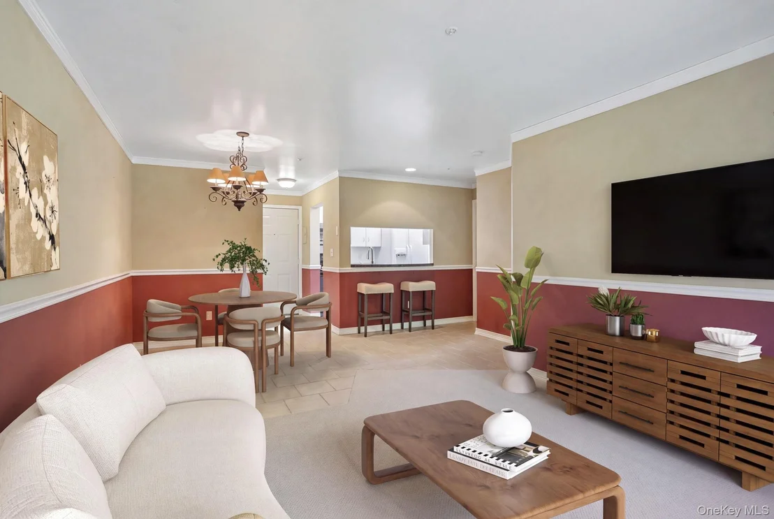Photo of Unit 4L at 500 Pondside Drive