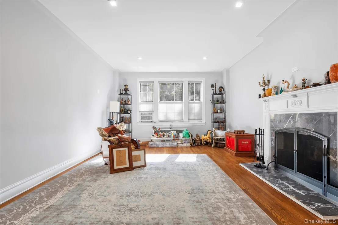 Photo of Unit 1A at 25 Parkview Avenue