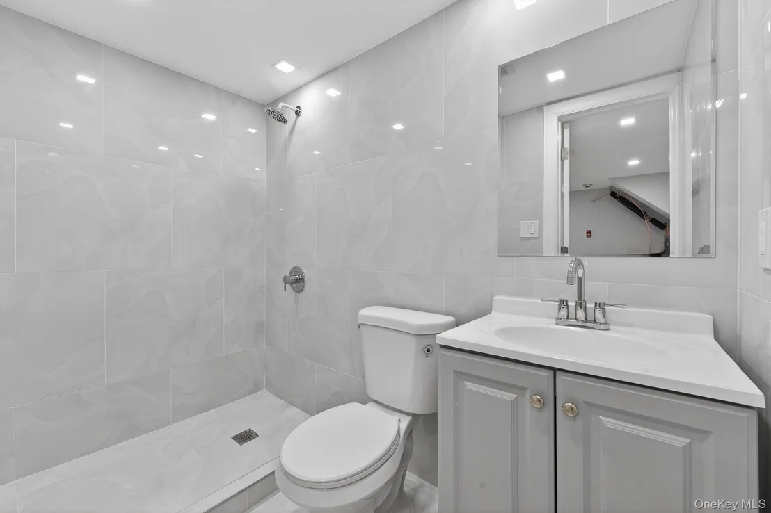 Photo of 592 Powell Street
