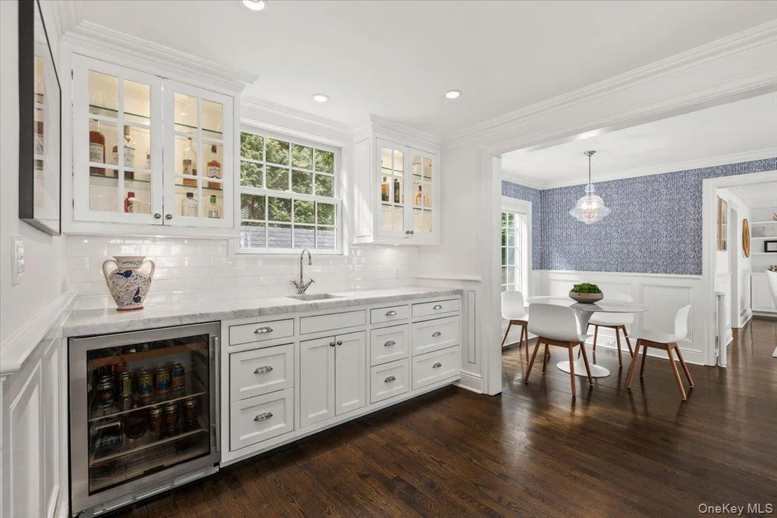 Photo of 2 Cowles Avenue