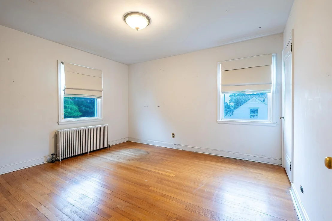 Photo of 545 Ridgeway