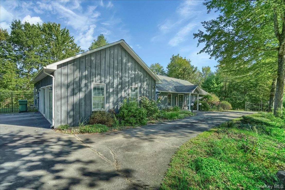 Photo of 20 Overlook Drive