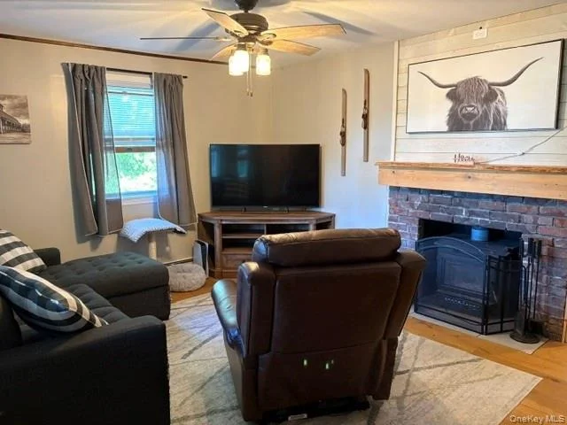Photo of 417 Fourth Road