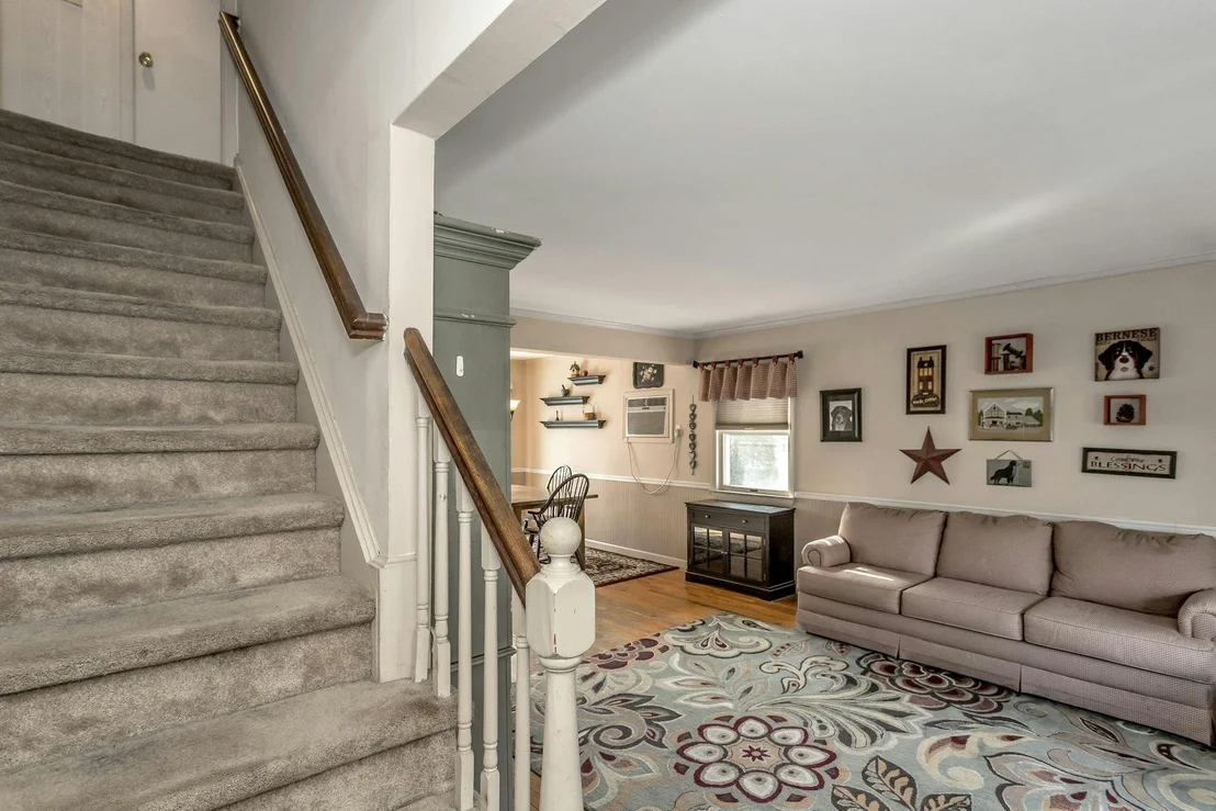 Photo of 591 Seminole Road