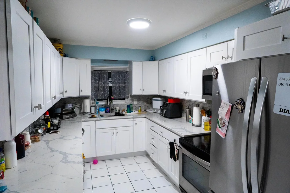 Photo of 2 Circle Drive E