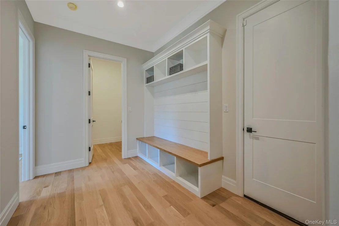 Photo of 107 Cedar Swamp Road
