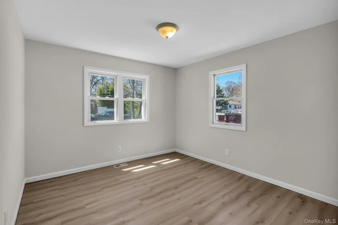 Photo of 133 Lakeview Drive