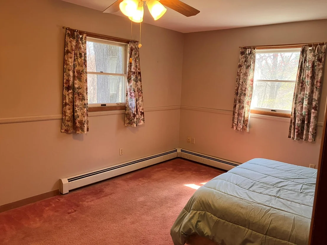Photo of 218 Roosevelt Road
