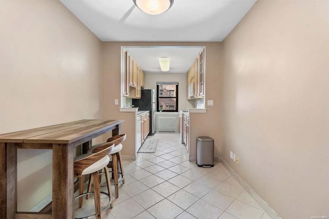 Photo of Unit 2A at 75 Knightsbridge Road