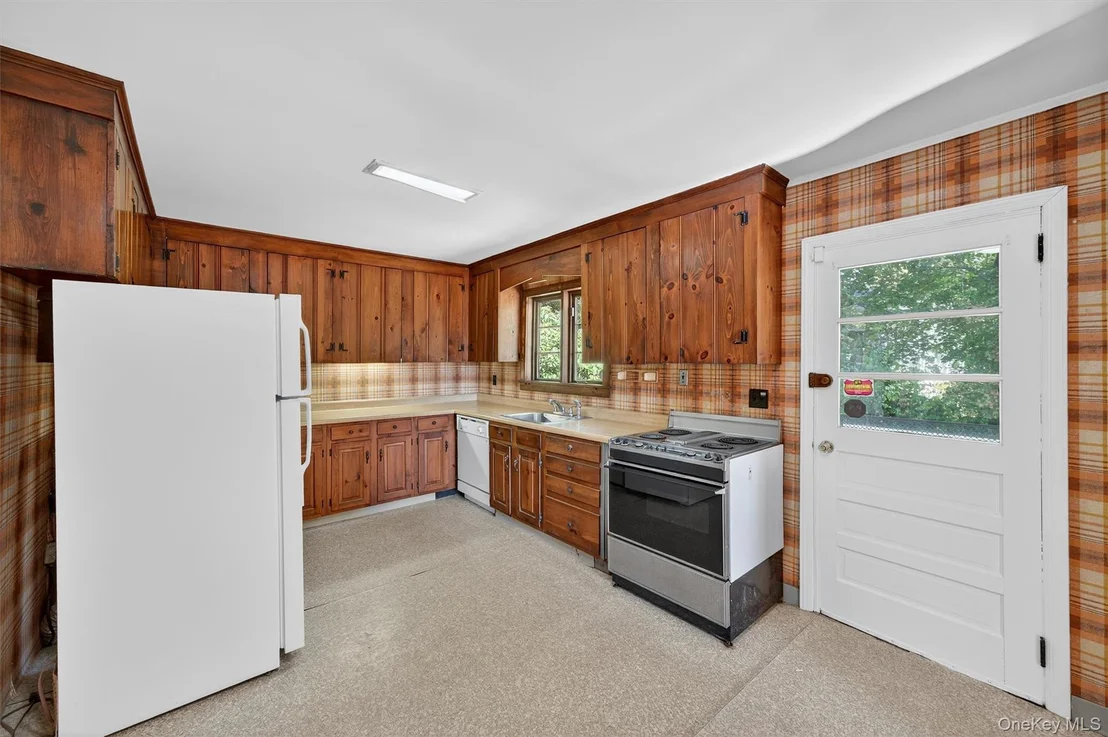Photo of 12 Mid Oaks Drive