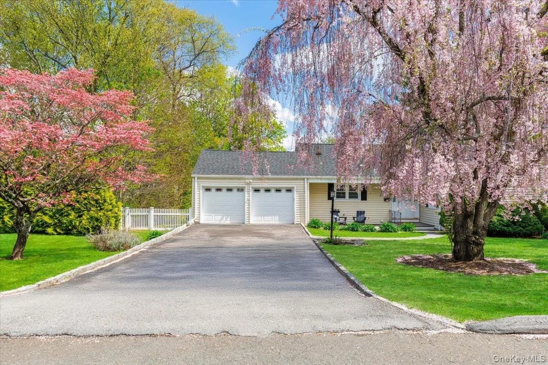 Photo of 17 Rock Ridge Drive