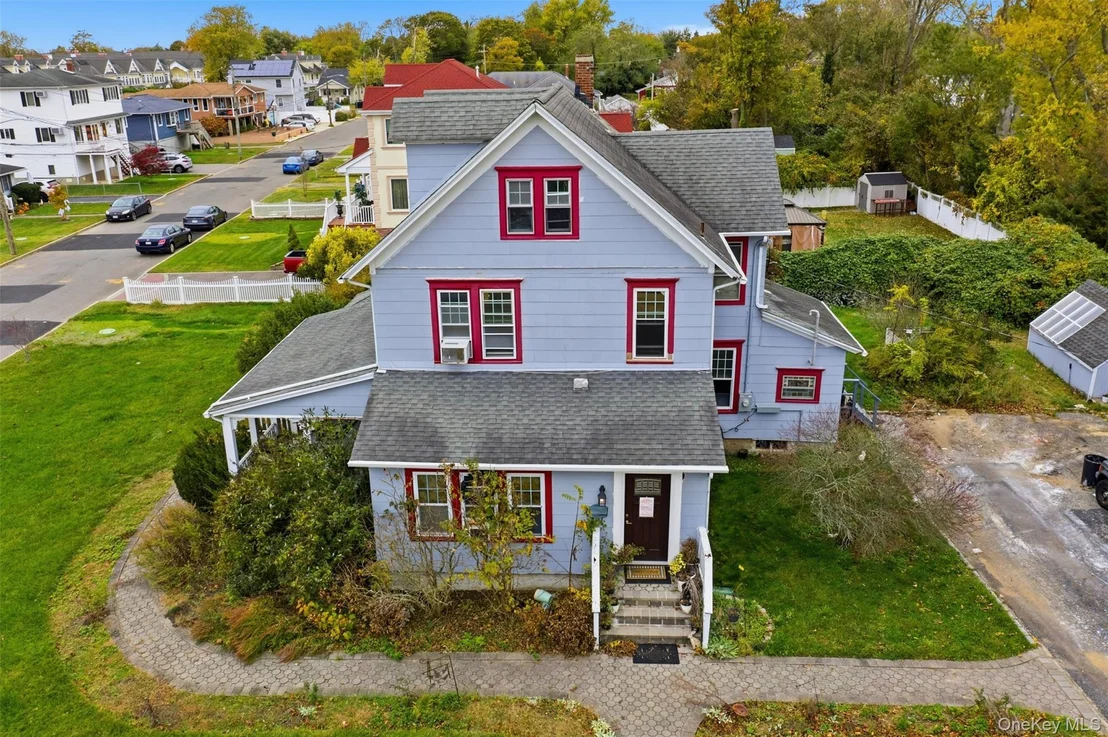 Photo of 366 Rider Avenue