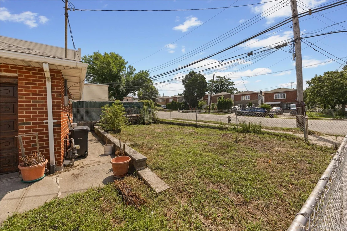 Photo of 900 Vincent Avenue