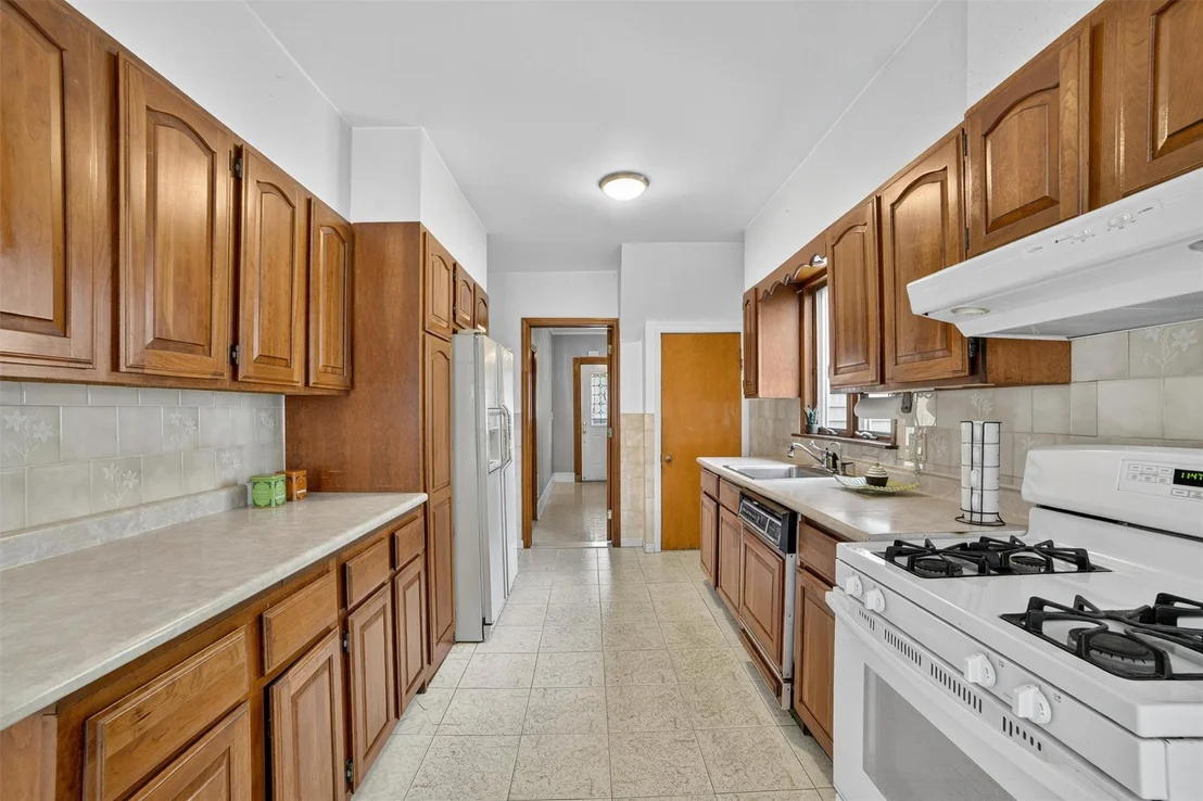 Photo of 31 Maple Avenue