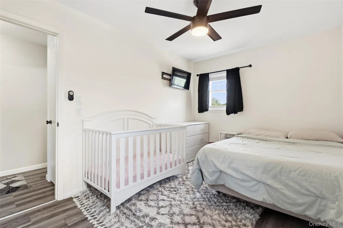 Photo of Unit F3 at 1879 Crompond Road