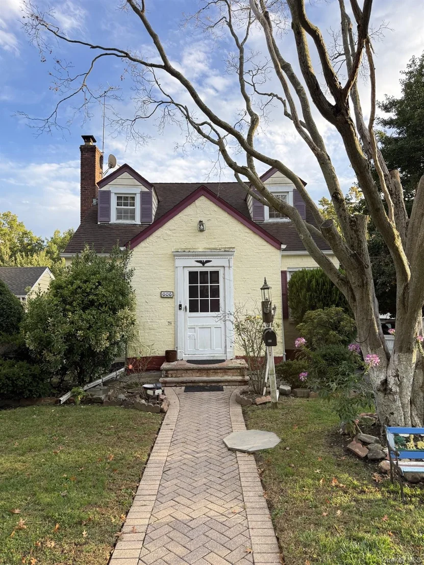 Photo of 606 Joy Boulevard