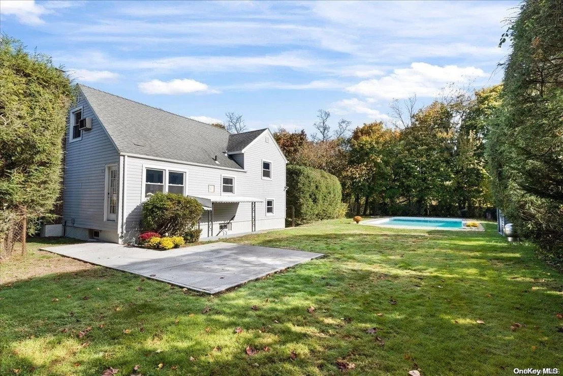 Photo of 35 Parkview Circle S