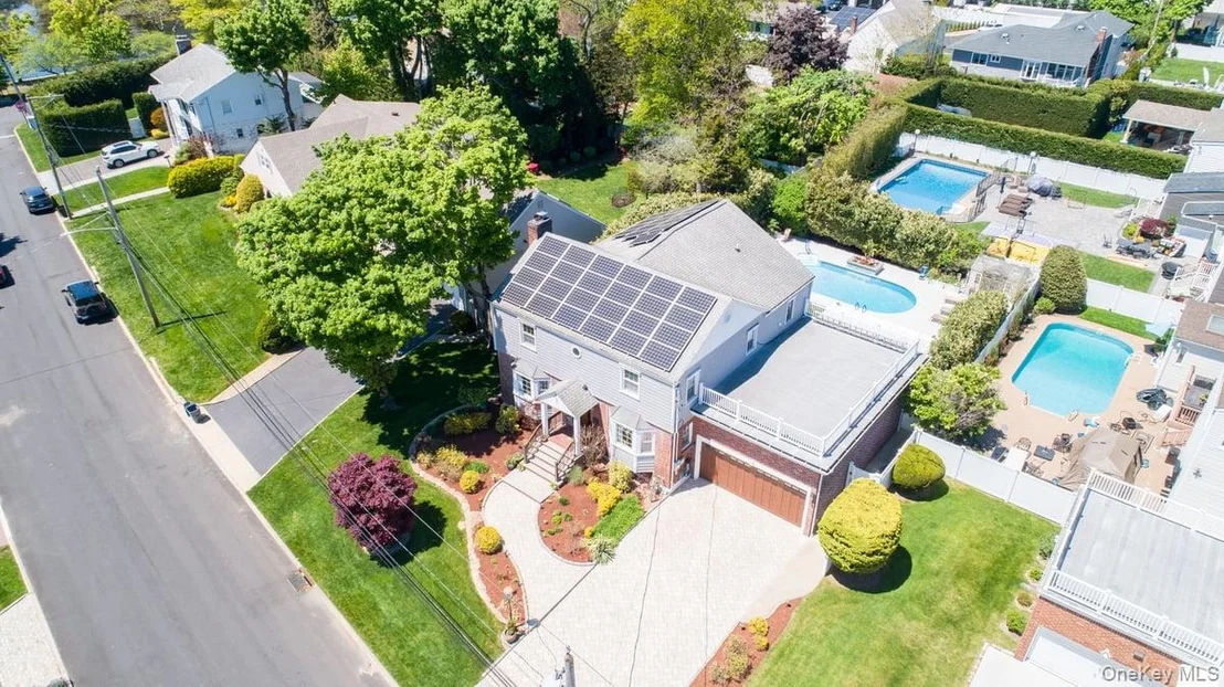 Photo of 100 Byron Road