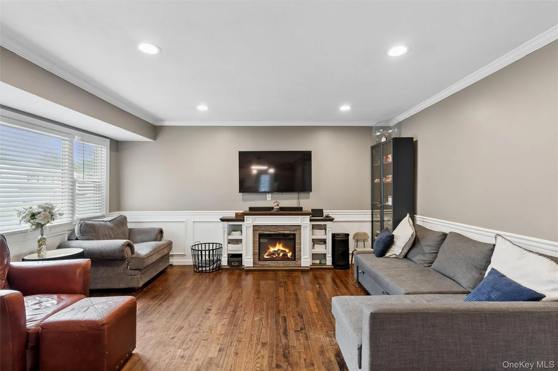 Photo of 52 Larry Road S