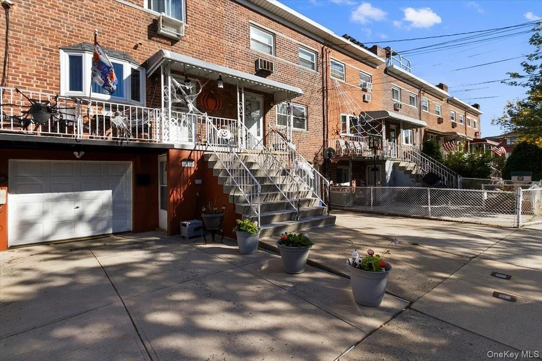 Photo of 1012 Vincent Avenue