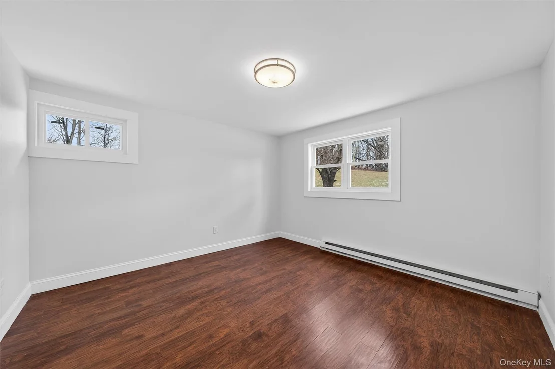 Photo of 8 Lawrence Lane