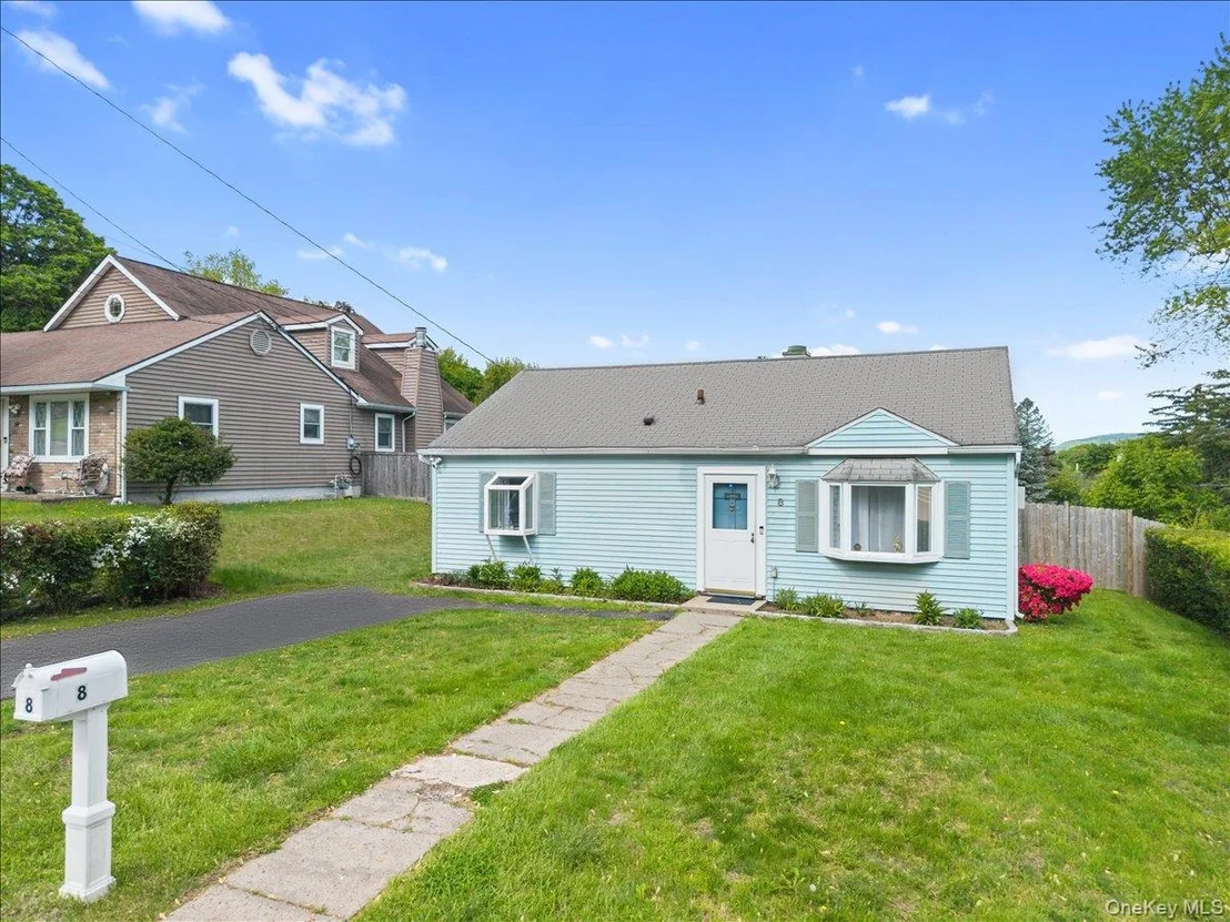 Photo of 8 Cayuga Drive