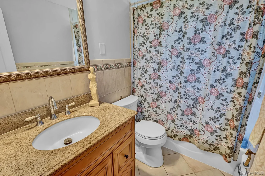 Photo of 948 Simon Place