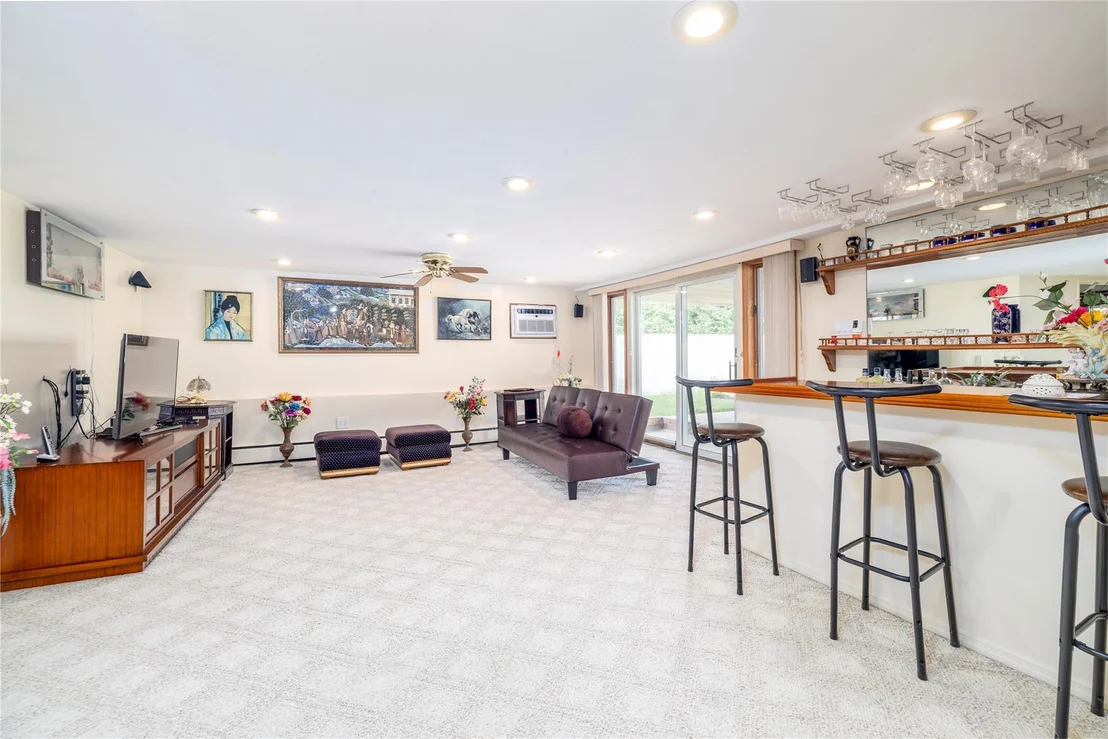 Photo of 1001 Green Place