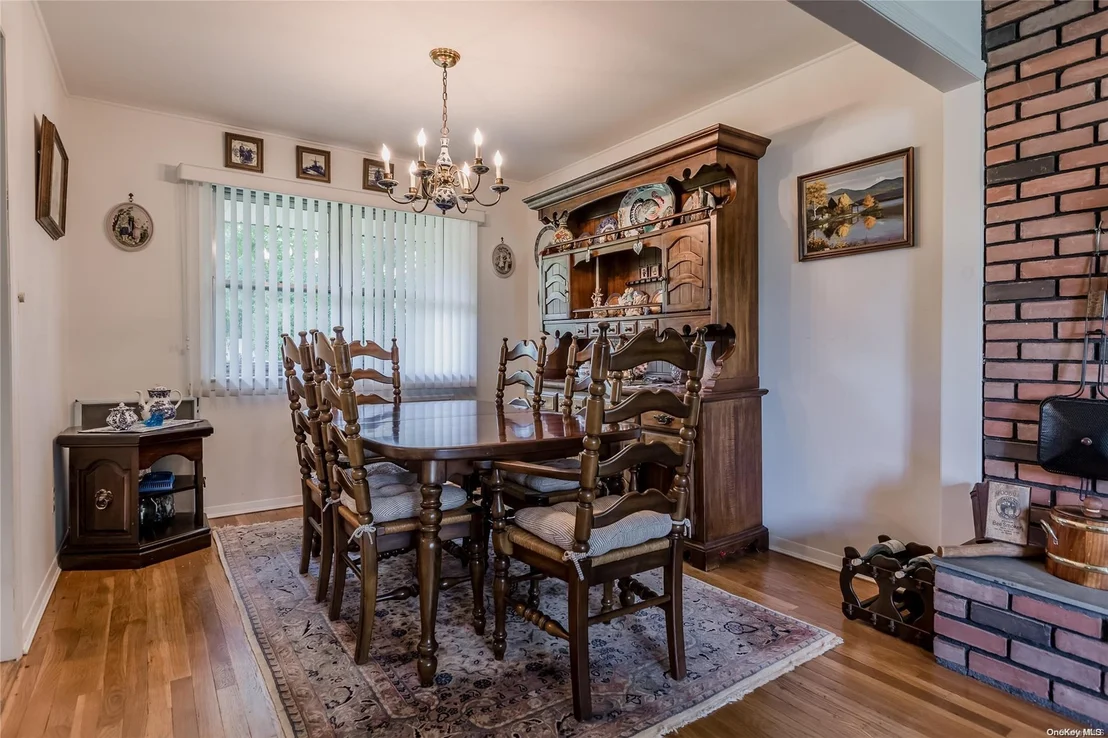 Photo of 53 Roxbury Drive