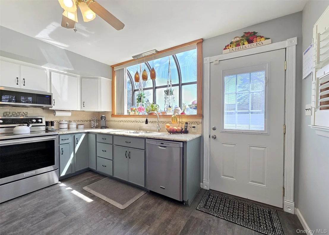 Photo of 261 Phyllis Drive