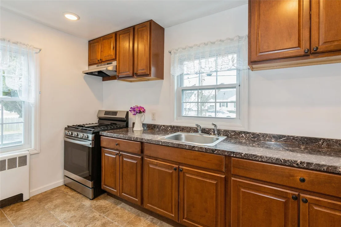 Photo of 97 Pine Neck Avenue