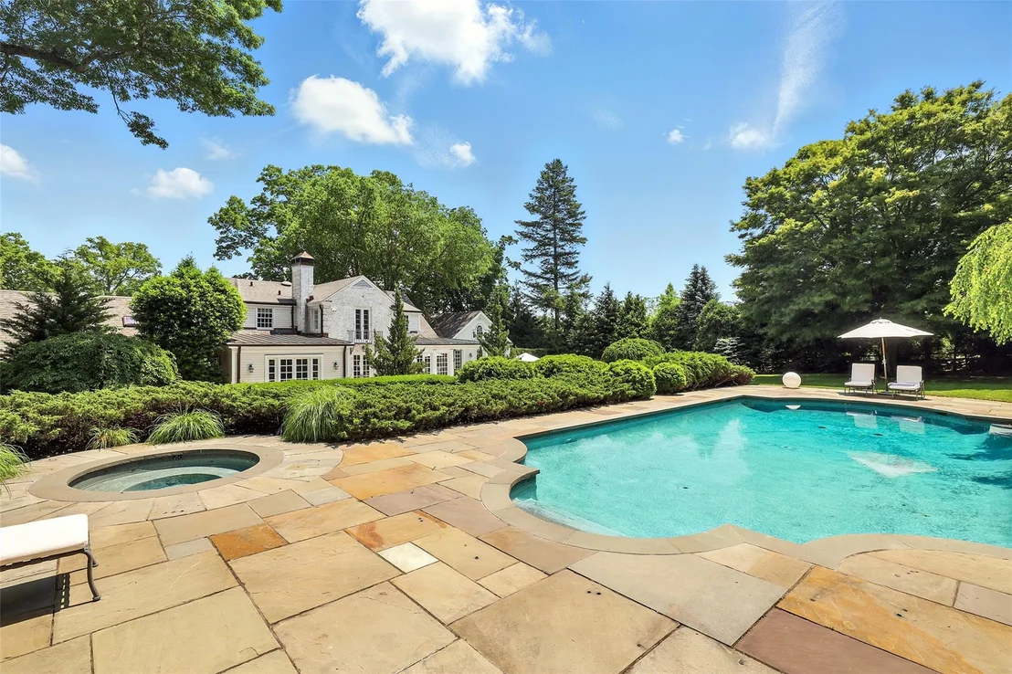 Photo of 325 Highland Road